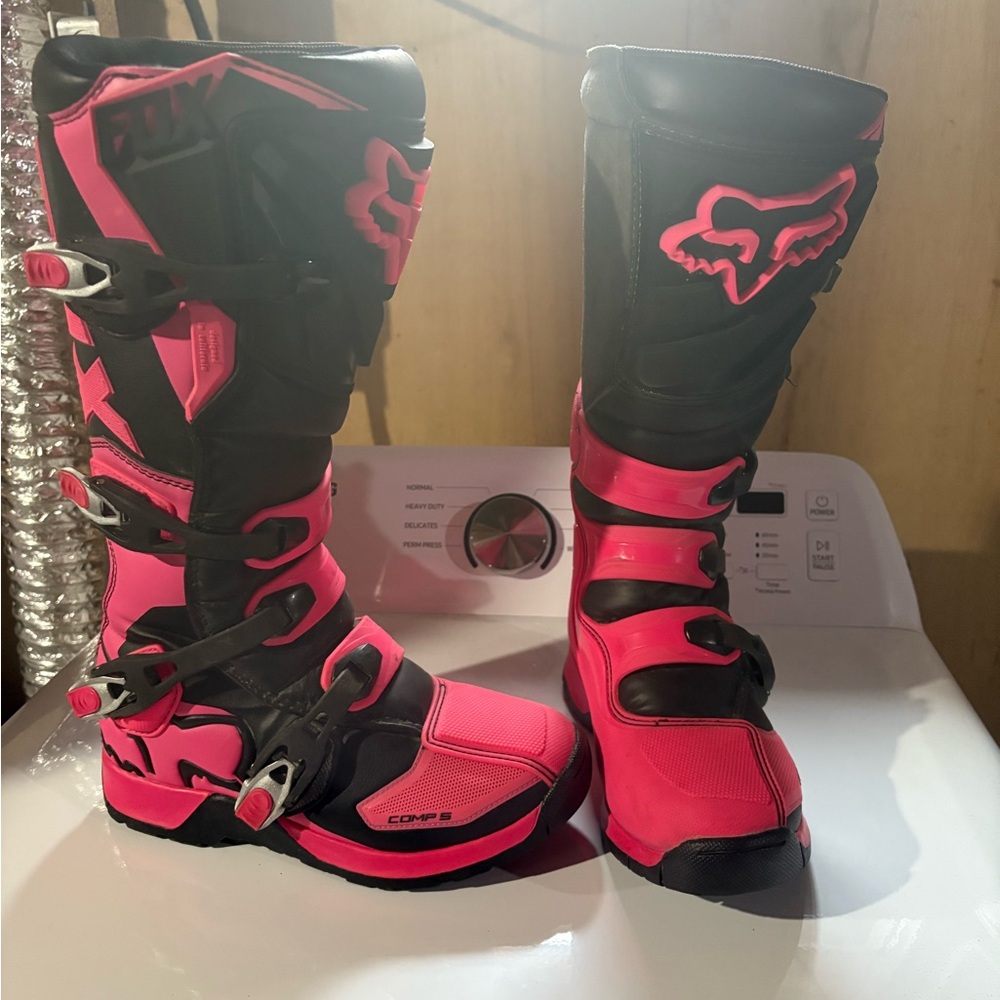 Fox Pink and Black Women's Boots